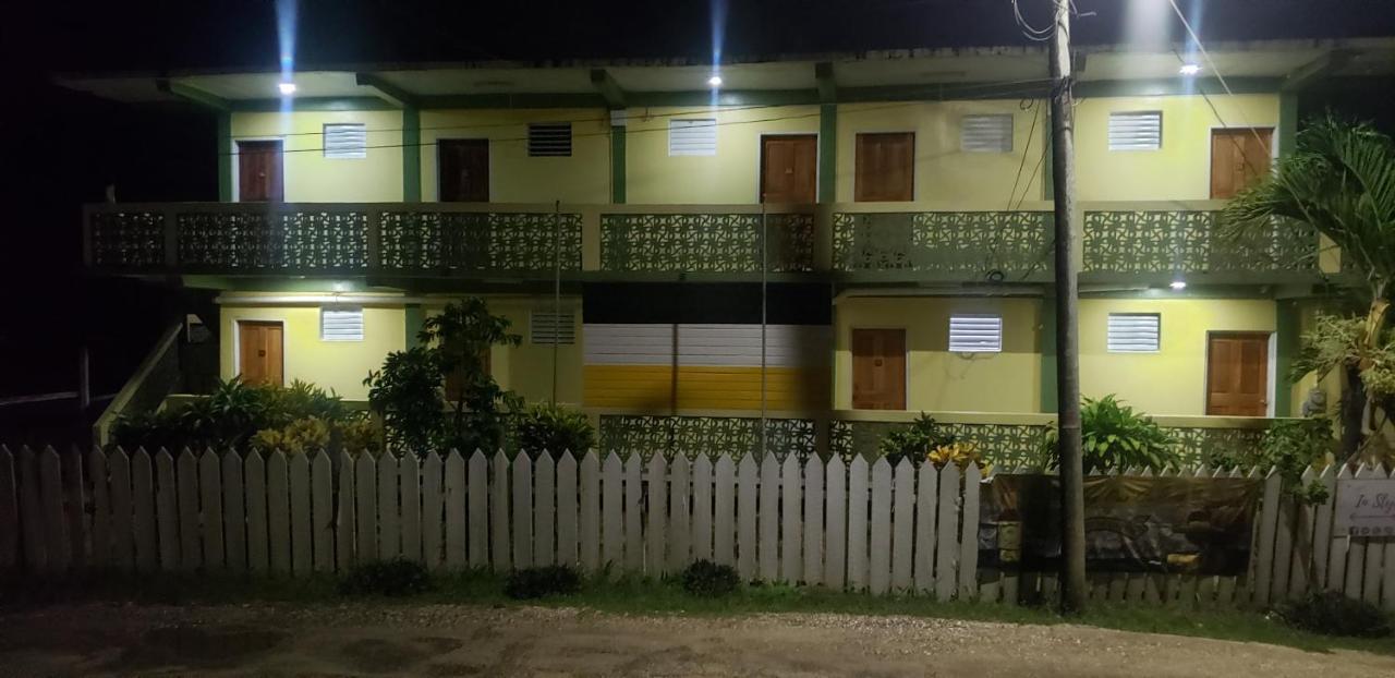 Pal'S On The Beach - Dangriga, Belize Exterior photo