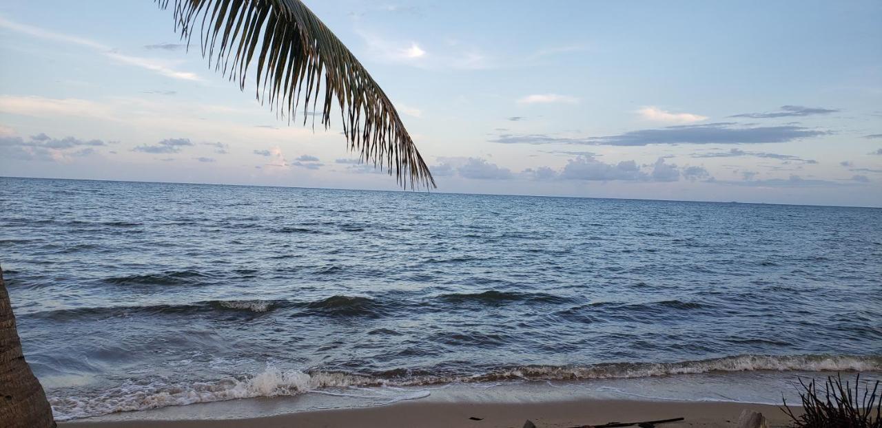 Pal'S On The Beach - Dangriga, Belize Exterior photo