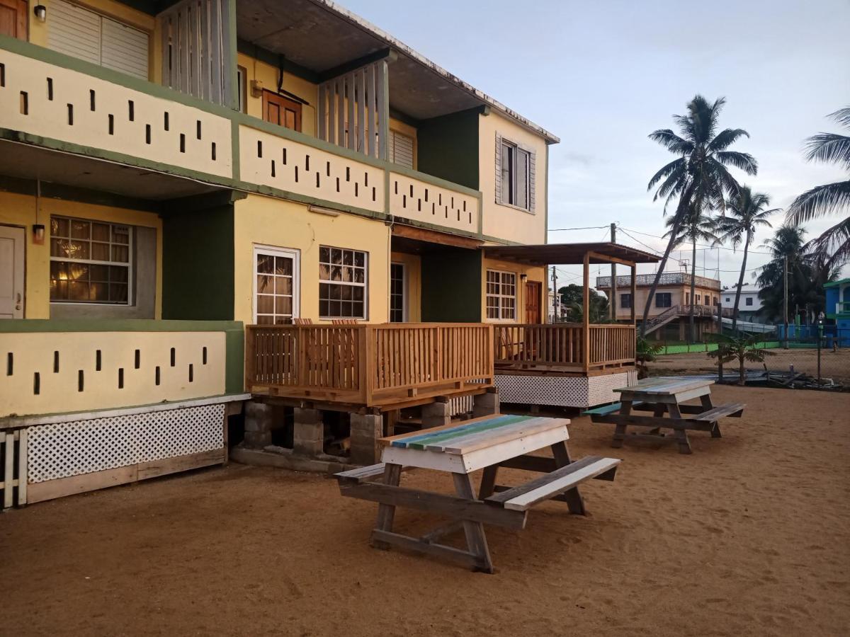Pal'S On The Beach - Dangriga, Belize Exterior photo